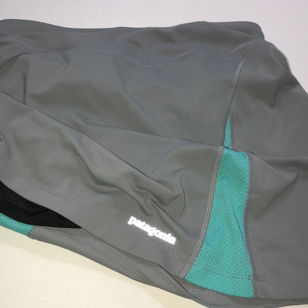 Patagonia small athletic skirt w/short, mint look!